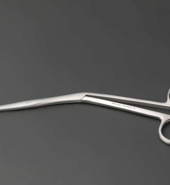 مقص هيمان الجراحي للأنف