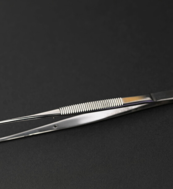 Long forceps tweezers str with tooth