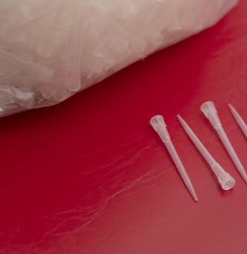 Needles for injecting medications