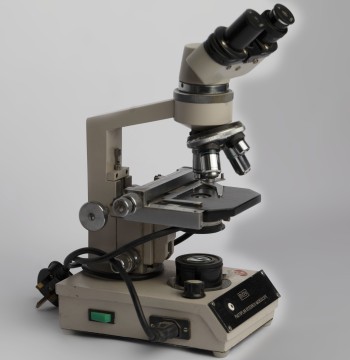 ميكروسكوب مع ضوء