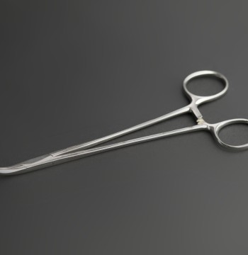 ملقط شريان منحني 15 سم