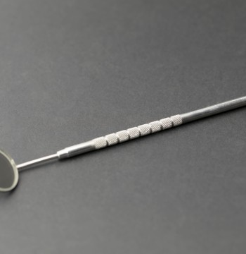 مرآة فم للأسنان