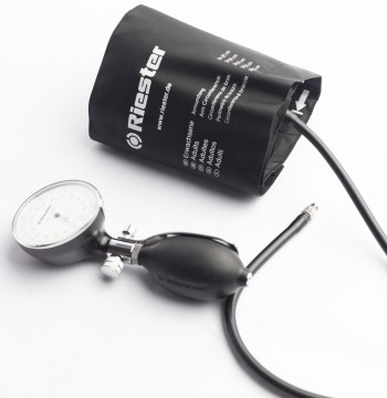 جهاز قياس ضغط الدم الرقمي من Riester precise N